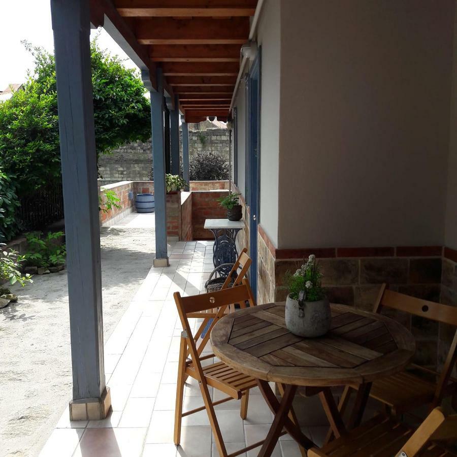 Bastya Apartman Еґер Екстер'єр фото