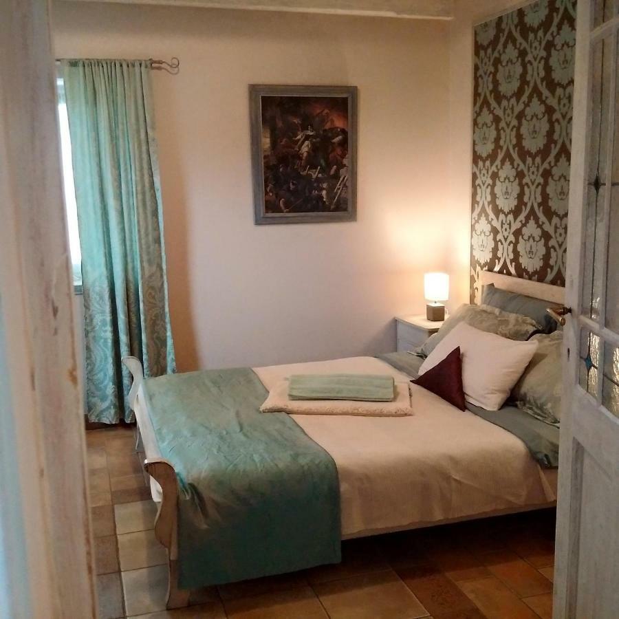 Bastya Apartman Еґер Екстер'єр фото